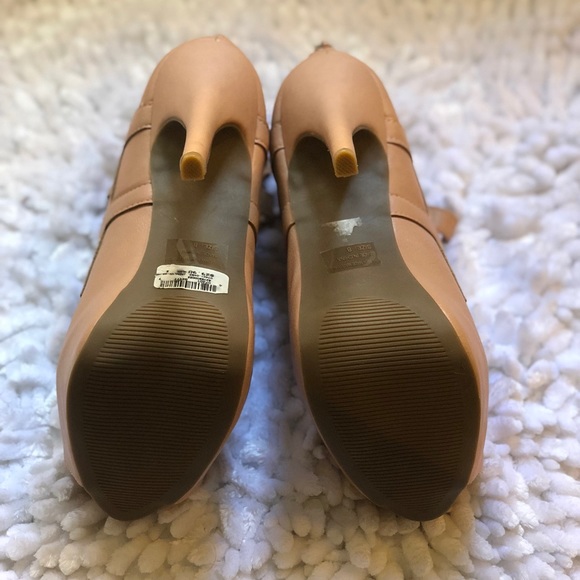 WINDSOR Heels Size 8 - Picture 3 of 4